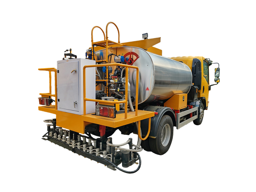 ISUZU KV100 Road asphalt emulsion spraying