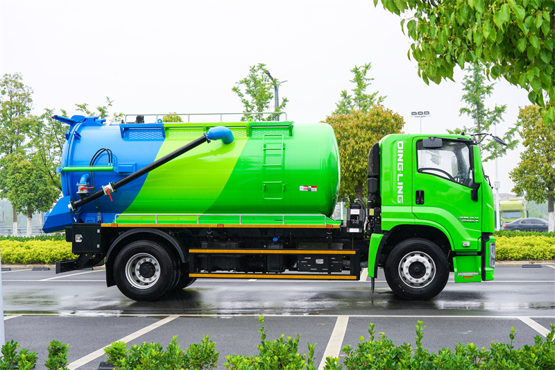 Isuzu FTR 10CBM sewage suction truck