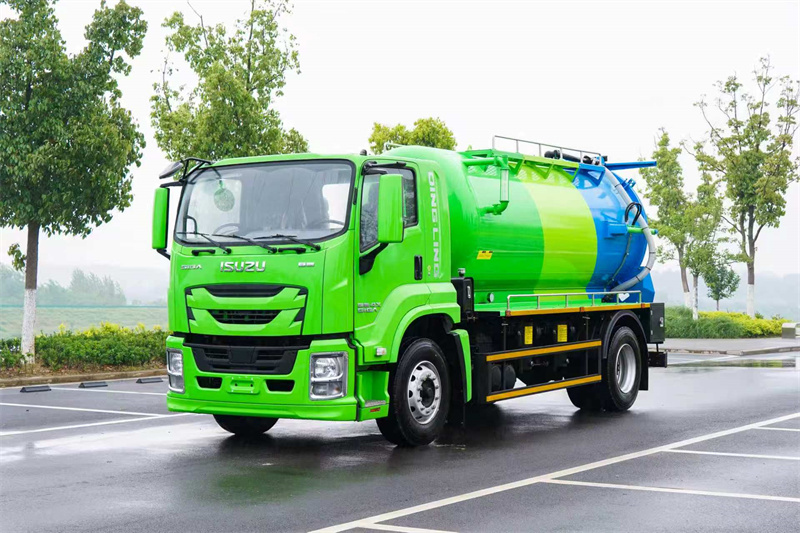 Isuzu FTR 10CBM sewage suction truck