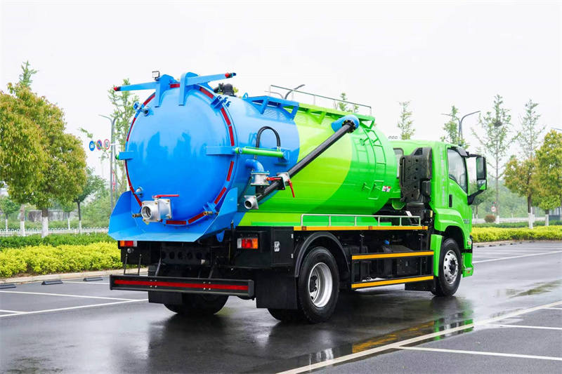 Isuzu GIGA 10cbm vacuum suction truck