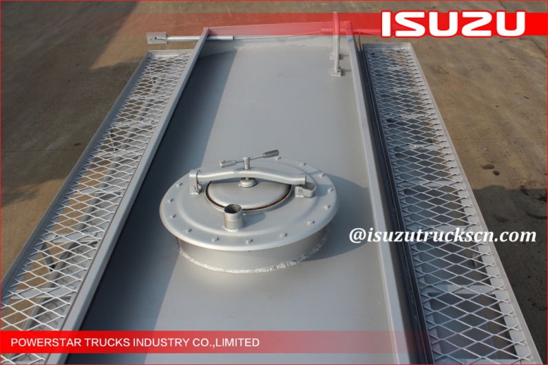 4000L (1,056 US Gallon) 4x2 ISUZU chassis (115HP) Mobile Refueling truck for Light Gasoline/Diesel Delivery