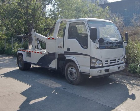 Isuzu wrecker crane truck brand new truck