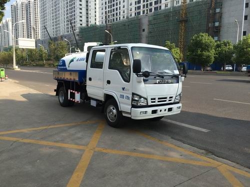 Isuzu Fecal Suction Sewage Truck with ITALY Vacuum Pump small 5000L Sewel Jetting