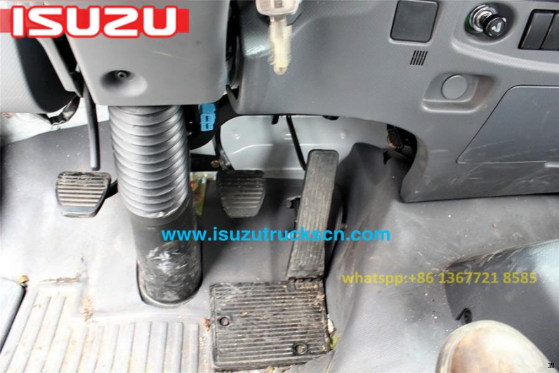 ISUZU brand truck tractor head 6x4 tractor truck low price