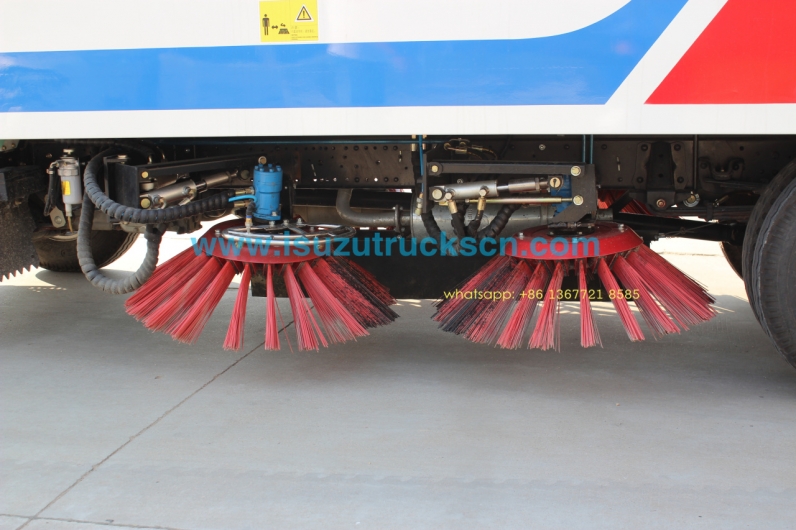 low price of ISUZU NKR 3cbm-5cbm Isuzu Road Sweeping Vehicle