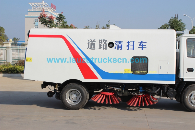 low price of ISUZU NKR 3cbm-5cbm Isuzu Road Sweeping Vehicle