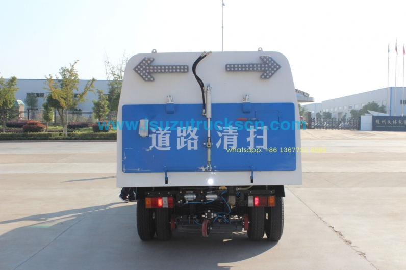 low price of ISUZU NKR 3cbm-5cbm Isuzu Road Sweeping Vehicle