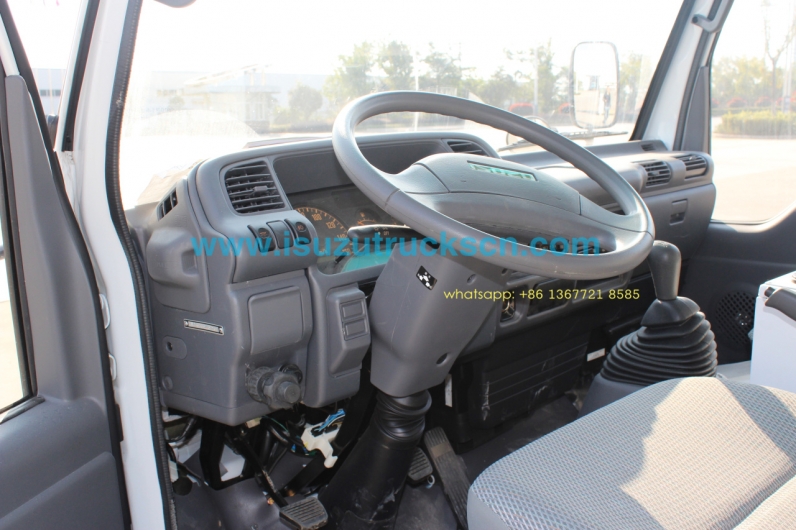 low price of ISUZU NKR 3cbm-5cbm Isuzu Road Sweeping Vehicle