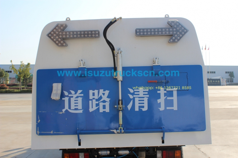 low price of ISUZU NKR 3cbm-5cbm Isuzu Road Sweeping Vehicle