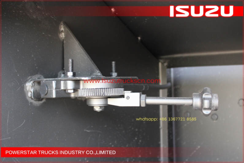 Best price 8,000L Diesel Fuel tank truck NPR ISUZU for sale