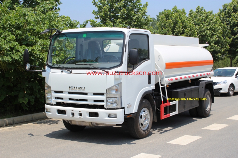 Best price 8,000L Diesel Fuel tank truck NPR ISUZU for sale