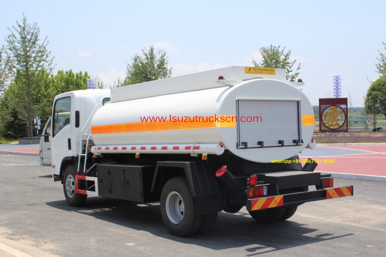 Best price 8,000L Diesel Fuel tank truck NPR ISUZU for sale