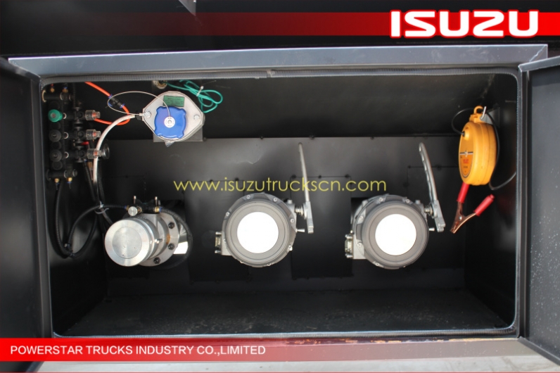 25m3 Isuzu truck Aluminum alloy fuel tanker truck for sale