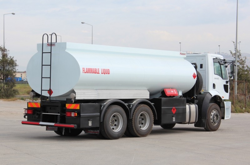 Customer Fuel Tanker 220000 litres Isuzu Truck for sale