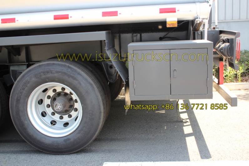 ISUZU tractor trailer Tri-axle 50000 liters oil tank fuel tanker semi trailer