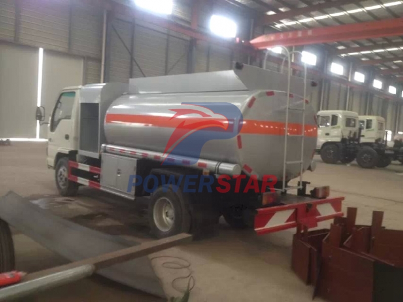 Factory direct sale 4000L Isuzu Fiscal Refuel Tank Truck for Gasoline/Light Diesel Delivery
