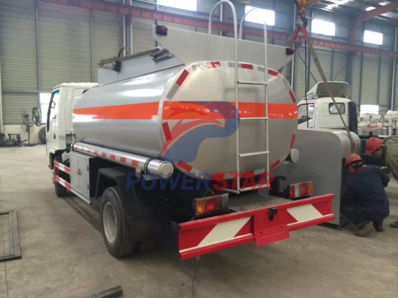 Factory direct sale 4000L Isuzu Fiscal Refuel Tank Truck for Gasoline/Light Diesel Delivery