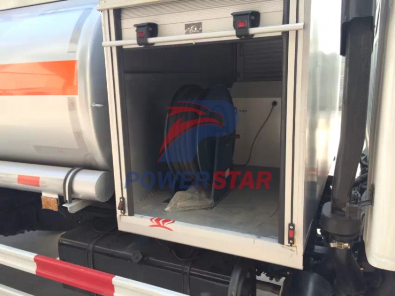 Factory direct sale 4000L Isuzu Fiscal Refuel Tank Truck for Gasoline/Light Diesel Delivery