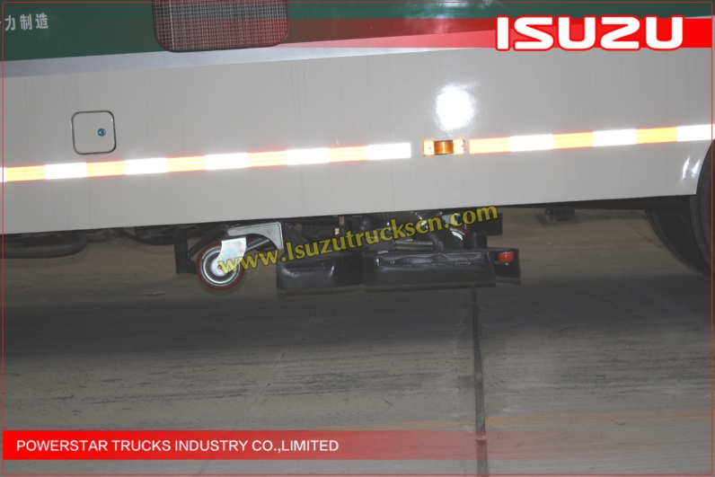 ELF NPR ISUZU Dust Suction Truck 10M3 Sweeper Truck 10CBM Road sweeper Truck For Sale