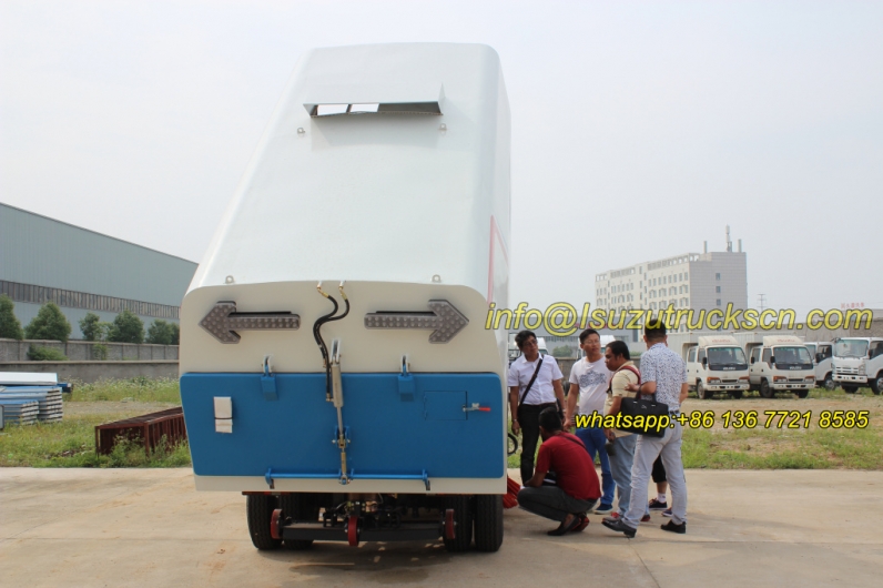 Isuzu 5000liters dust van street cleaning vehicle