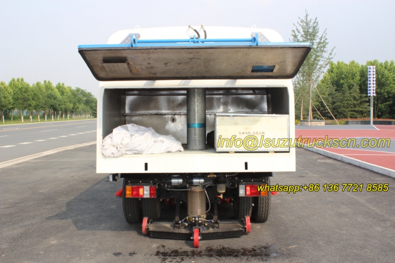 Isuzu 5000liters dust van street cleaning vehicle