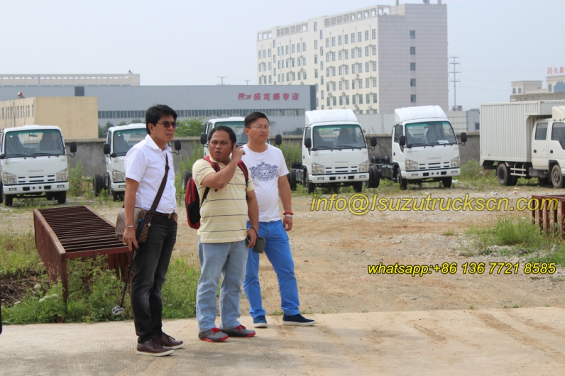 Isuzu 5000liters dust van street cleaning vehicle