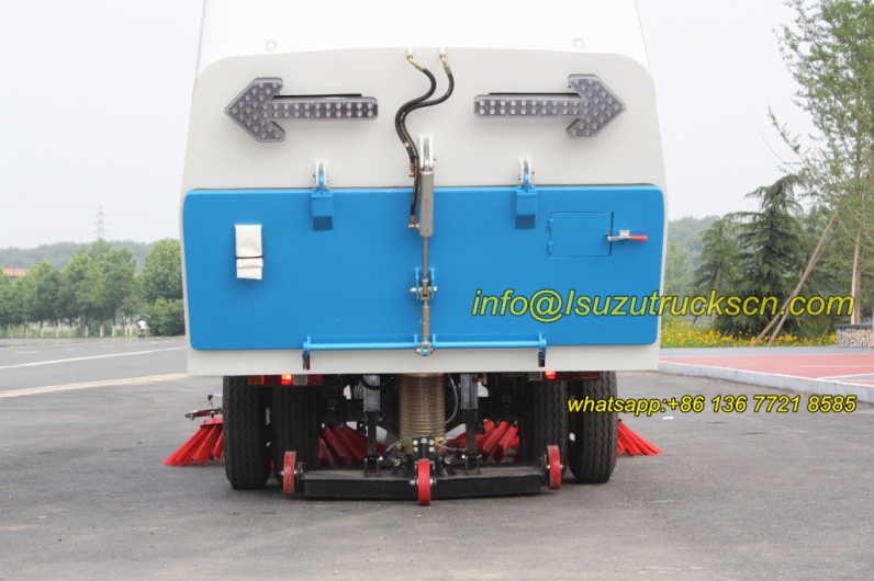 Isuzu 5000liters dust van street cleaning vehicle