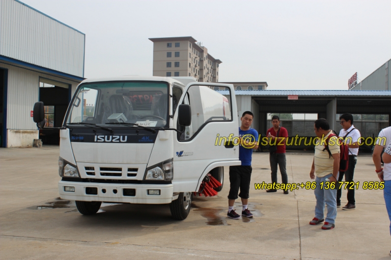 Isuzu 5000liters dust van street cleaning vehicle