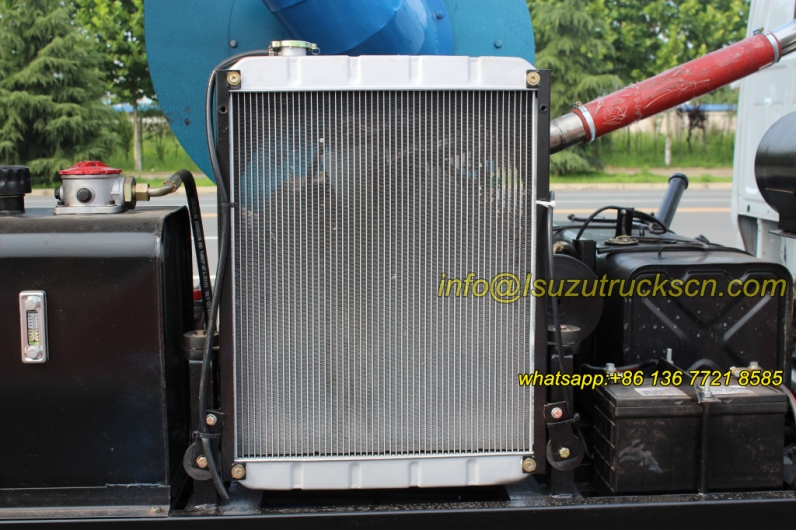 Isuzu 5000liters dust van street cleaning vehicle