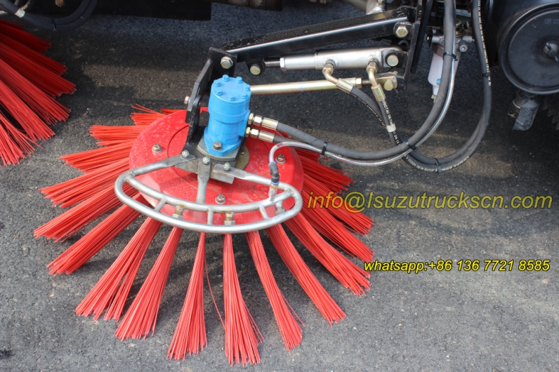 Isuzu 5000liters dust van street cleaning vehicle