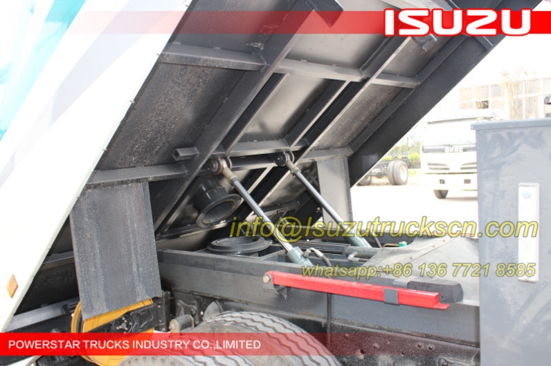 Street Sweeper and Washer Isuzu trucks