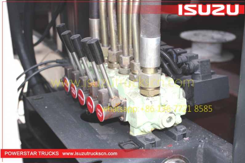 4000L hydraulic compressive garbage truck with 4CBM capacity