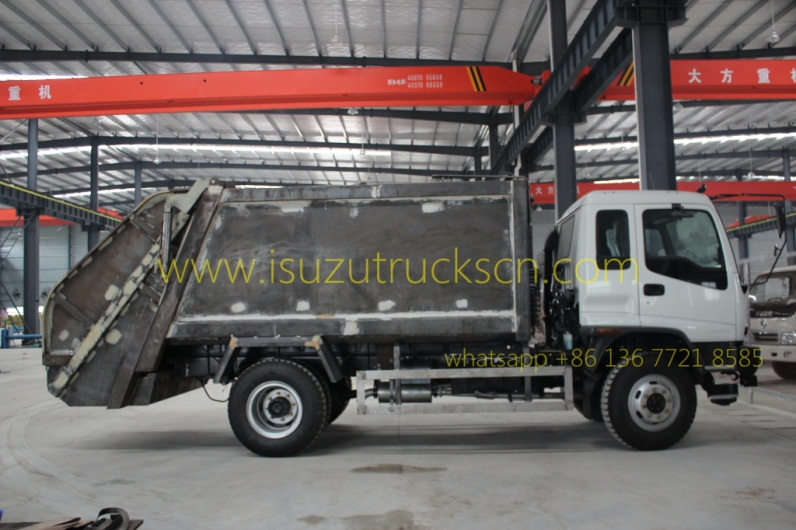 Special purpose vehicle Isuzu Rubbish compactor vehicles