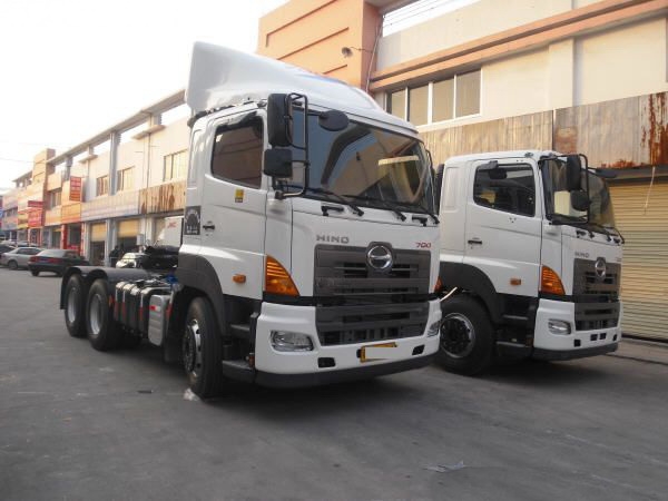 Prime Mover HINO TRACTOR UNIT