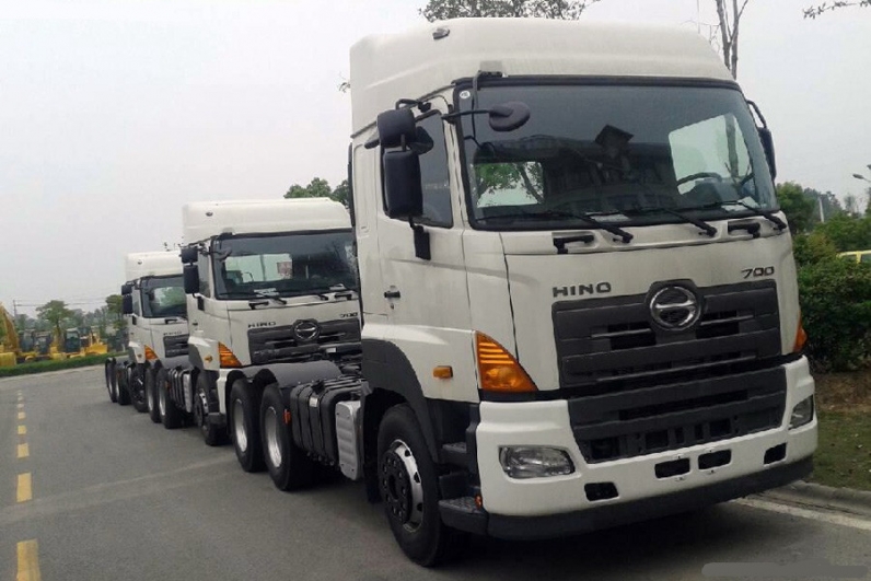 Prime Mover HINO TRACTOR UNIT