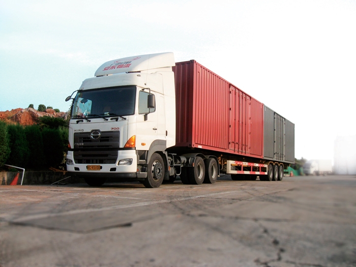 Prime Mover HINO TRACTOR UNIT