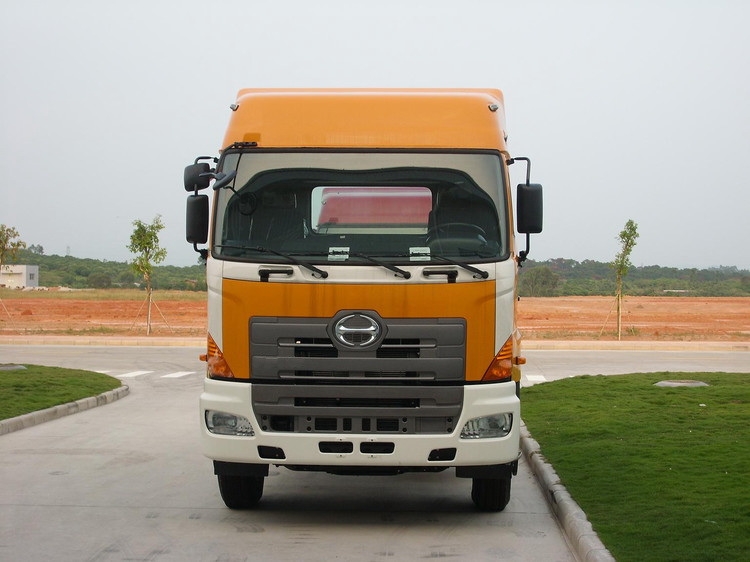 Prime Mover HINO TRACTOR UNIT