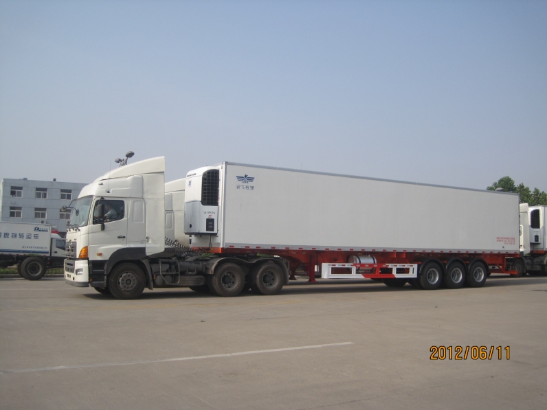 Prime Mover HINO TRACTOR UNIT