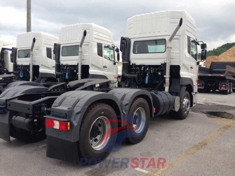 UD heavy TRACTOR UNIT