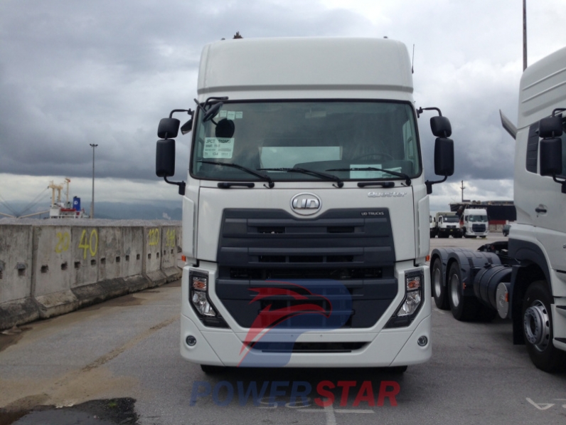 UD heavy TRACTOR UNIT
