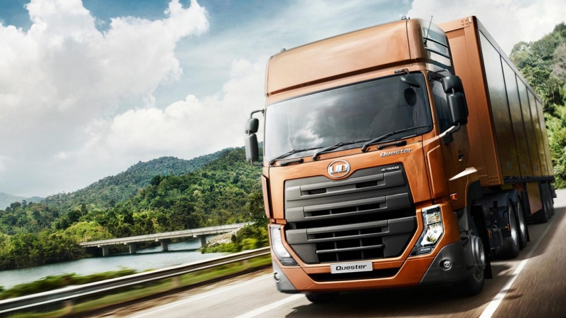 UD heavy TRACTOR UNIT