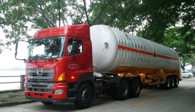 Prime Mover HINO TRACTOR UNIT