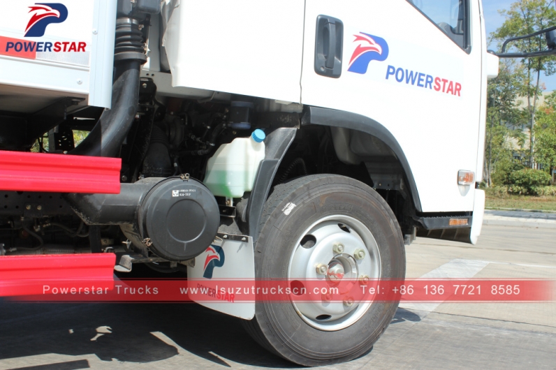 Japan 4x2 diesel refrigerated truck 10-15ton freezer truck for sale