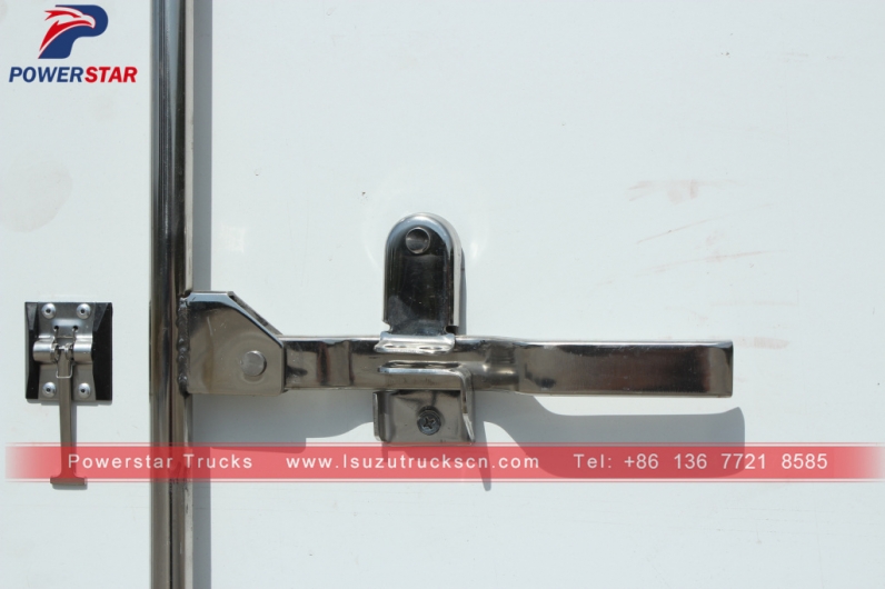 Japan 4x2 diesel refrigerated truck 10-15ton freezer truck for sale