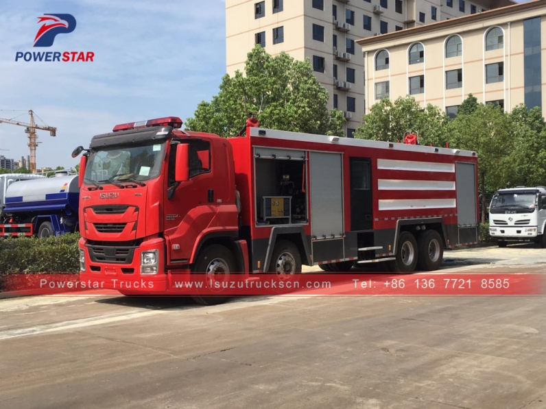 GIGA ISUZU Water/Foam/Dry Powder Monitor Fire Truck