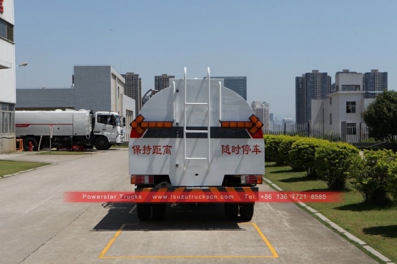 ISUZU High efficiency smart street Guardrail cleaning vehicle Guardrail washing Trucks