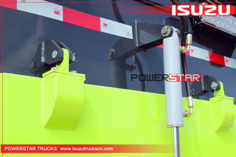 Isuzu brand 4x2 street road sweep truck sweeper sweeping vehicle for public roads