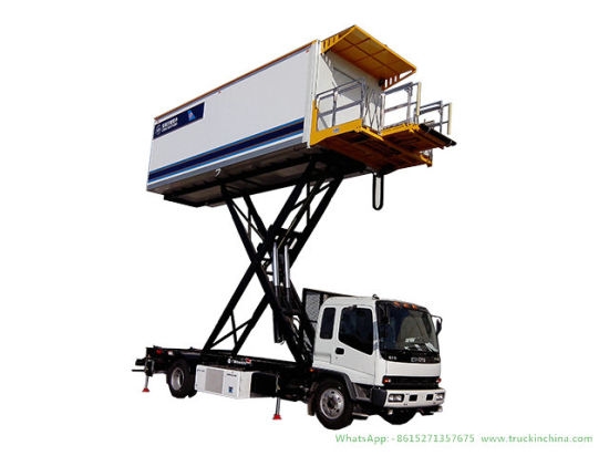 Japanese brand Isuzu chassis 3000 Litres fuel tank truck