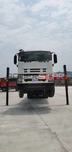 ISUZU Flatbed Truck for Excavator Transport
