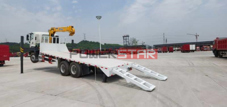 ISUZU Flatbed Truck for Excavator Transport
